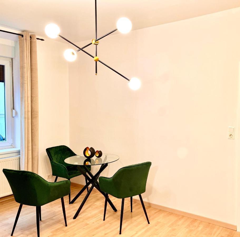 Comfy & Warm City Apartment - Self Check-In Graz Esterno foto